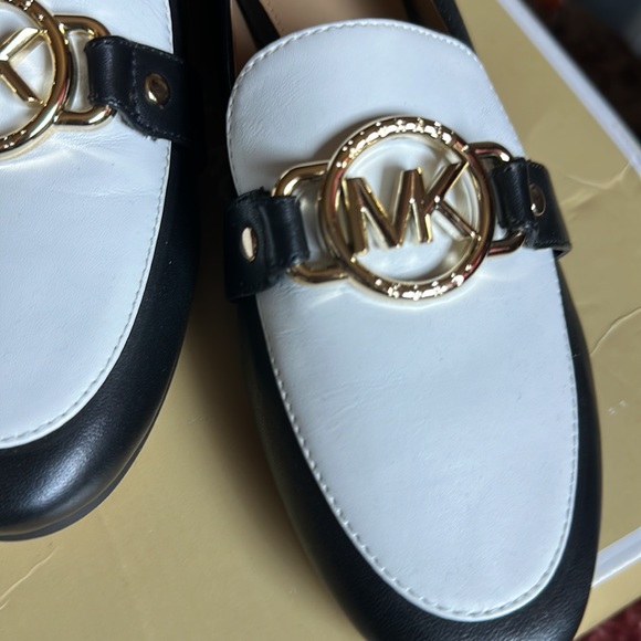 Mk shoes - Picture 2 of 4